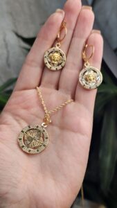 همه چیز درباره برند ورساچه: از تاریخچه تا طراحی‌های معروف و تأثیرگذار در صنعت مد