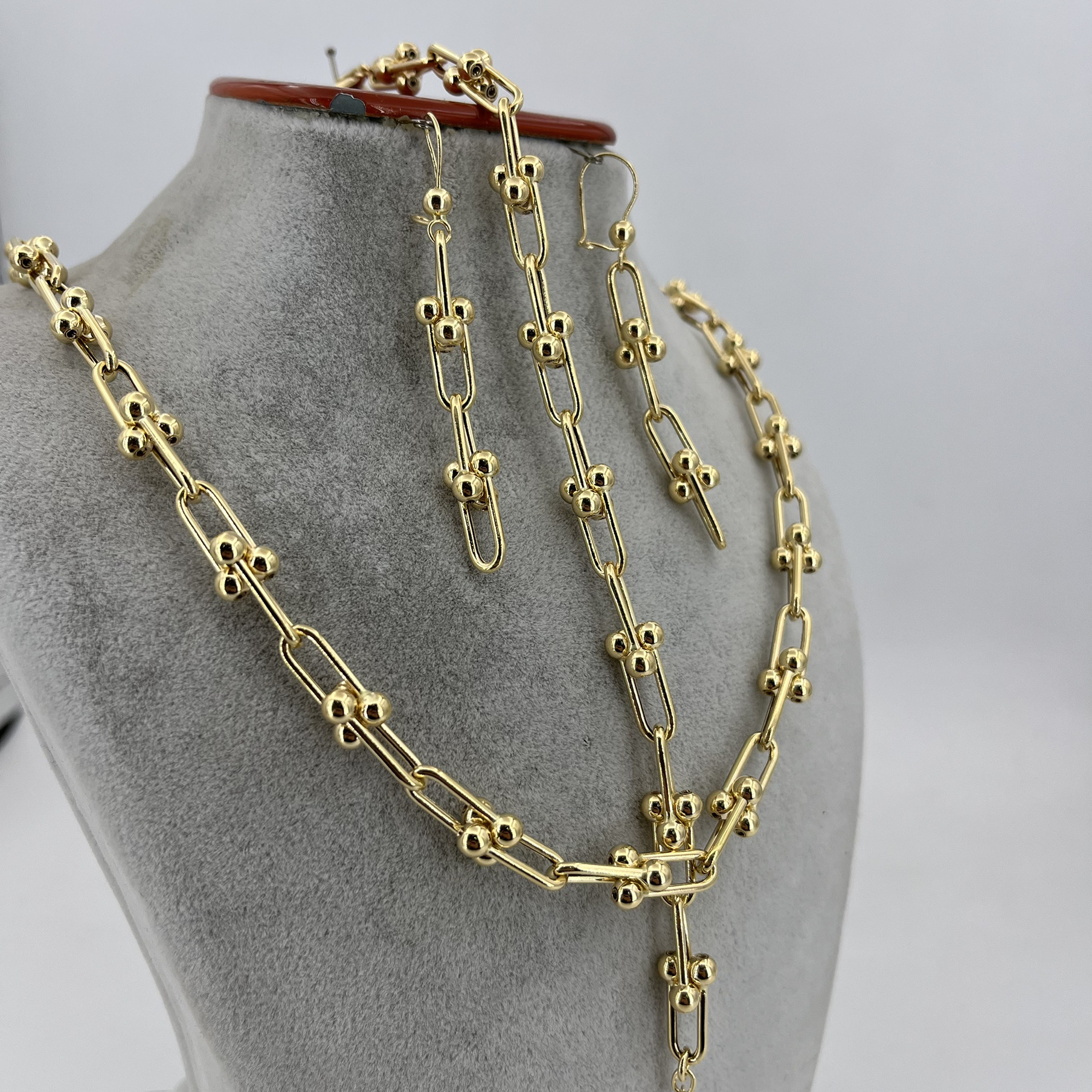 title% 1 سرویس طلای عروس مدرن